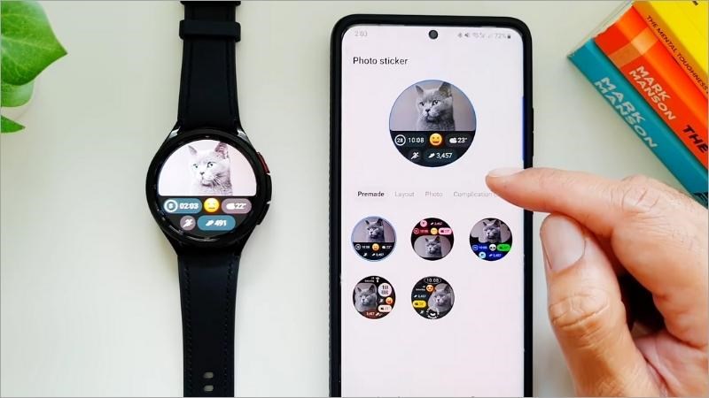 Mặt đồng hồ Photo sticker bạn có thể dễ dàng tuỳ chỉnh bố cục và thêm ảnh Mặt đồng hồ Photo sticker bạn có thể dễ dàng tuỳ chỉnh bố cục và thêm ảnh