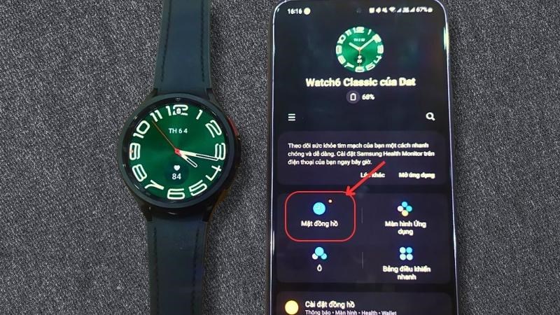 Tại giao diện ứng dụng Galaxy Wearable trên điện thoại > Chọn Mặt đồng hồ Tại giao diện ứng dụng Galaxy Wearable trên điện thoại > Chọn Mặt đồng hồ