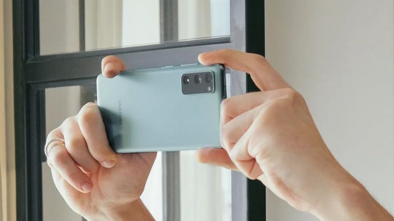Cụm camera có độ phân giải cao mang đến những bức ảnh sống động và tự nhiên Cụm camera có độ phân giải cao mang đến những bức ảnh sống động và tự nhiên