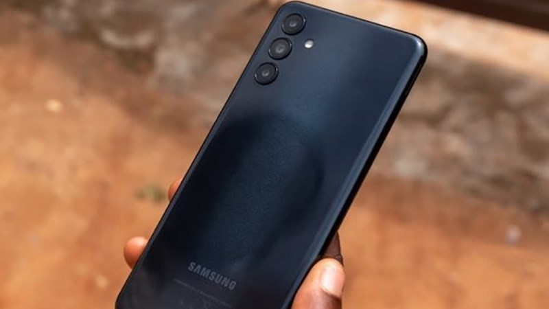 Samsung cũng trang bị 3 camera sau trên Galaxy A05s