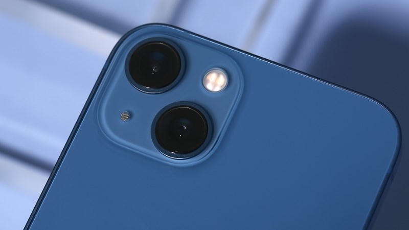 iPhone có thiết kế sang trọng với vật liệu cao cấp iPhone có thiết kế sang trọng với vật liệu cao cấp