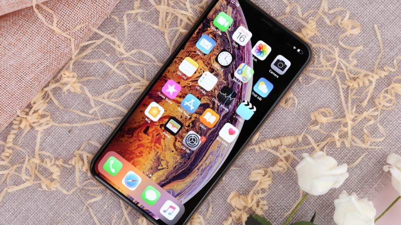 Màn hình OLED Super Retina cho phép trải nghiệm đa phương tiện 