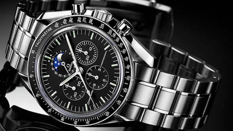 Omega Speedmaster Professional Moonphase thiết kế độc đáo