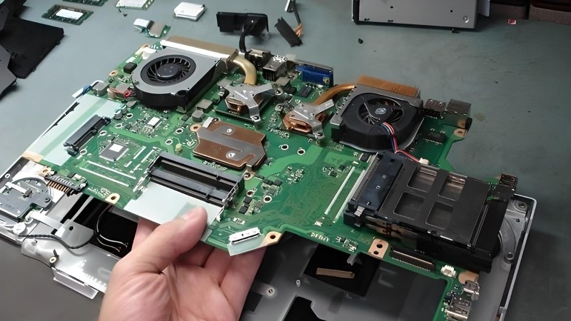 Mainboard là bộ phận quan trọng nhất trong laptop, do đó chi phí sửa chữa thường không rẻ