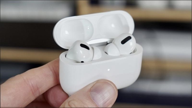 Đèn LED cho biết mức pin của AirPods 