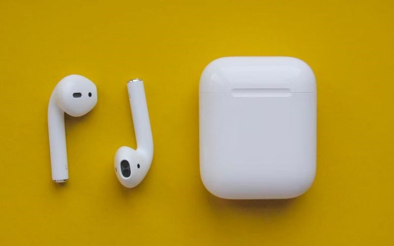 Kích thước nhỏ nhắn của AirPods 2