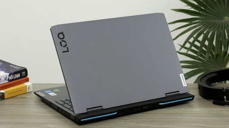 Laptop Lenovo LOQ Gaming 15IRH8 i7 13620H (82XV00QXVN) với thiết kế sang trọng, cuốn hút