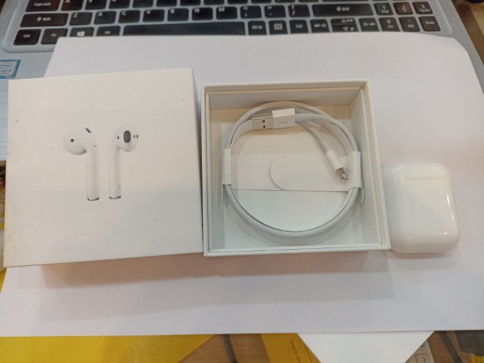 Tai nghe Bluetooth AirPods 2 Lightning Charge Apple MV7N2 cũ