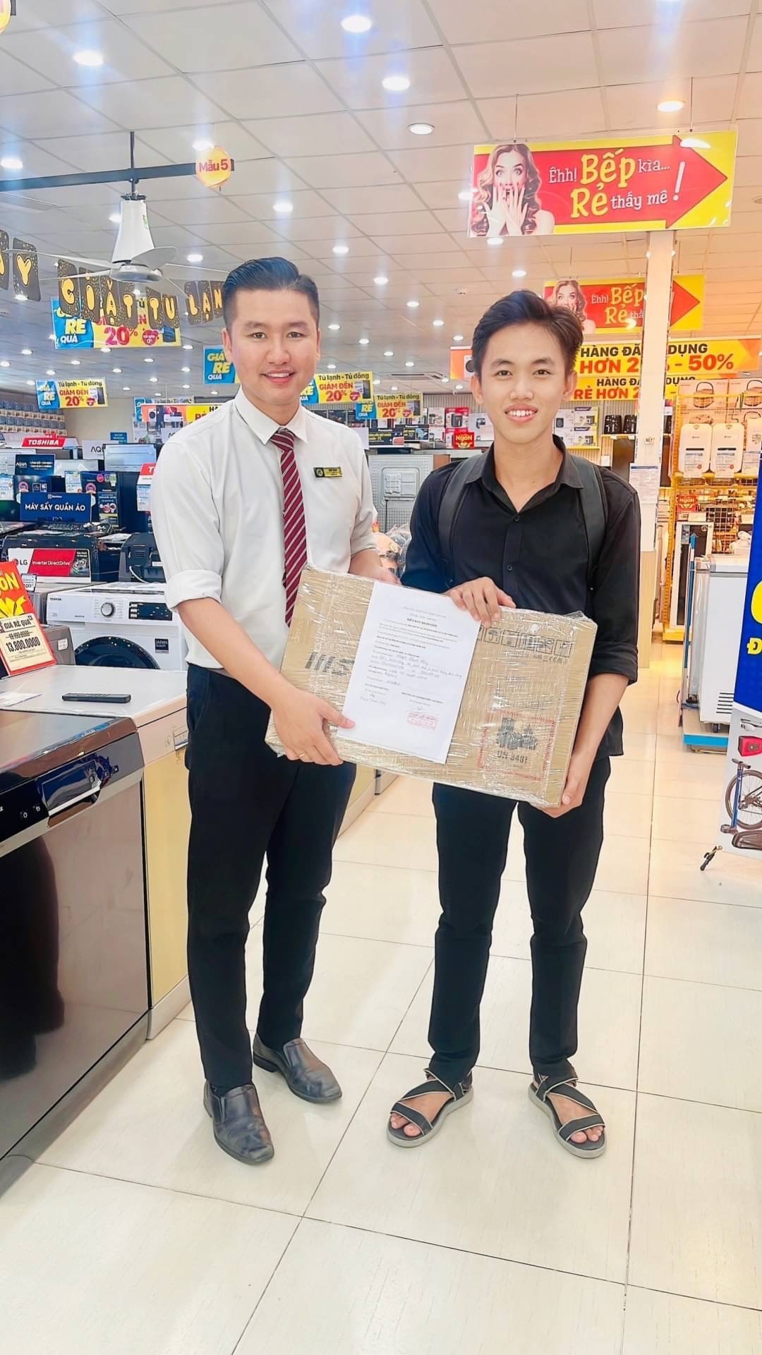 Khách hàng trúng giải Khách hàng trúng giải