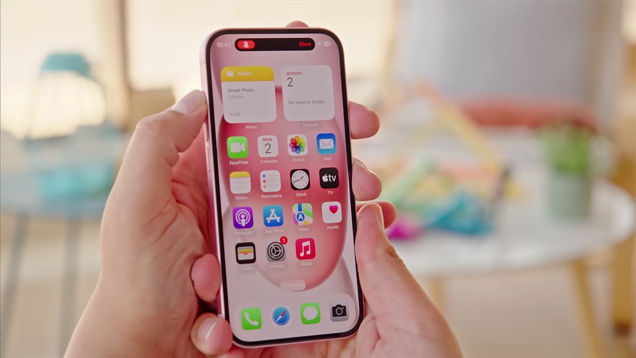 Combo hệ sinh thái Apple siêu tiết kiệm, AirPods 2, iPhone 15 giá hời