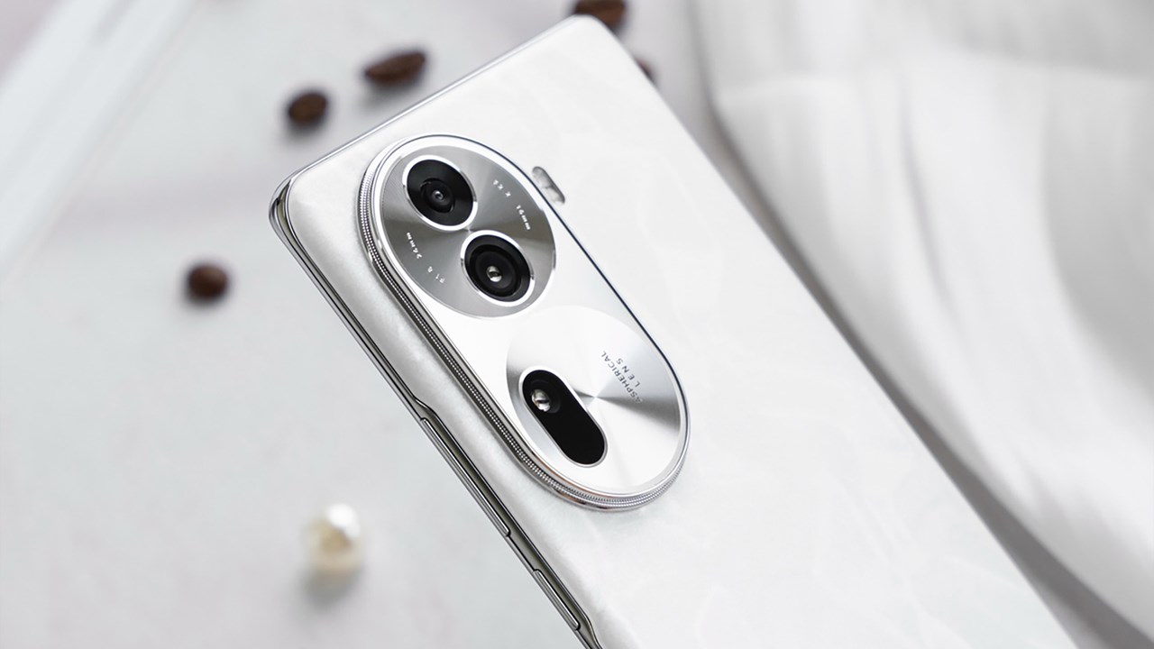 Cụm camera của OPPO Reno11 được thiết kế tinh xảo như viền đồng hồ