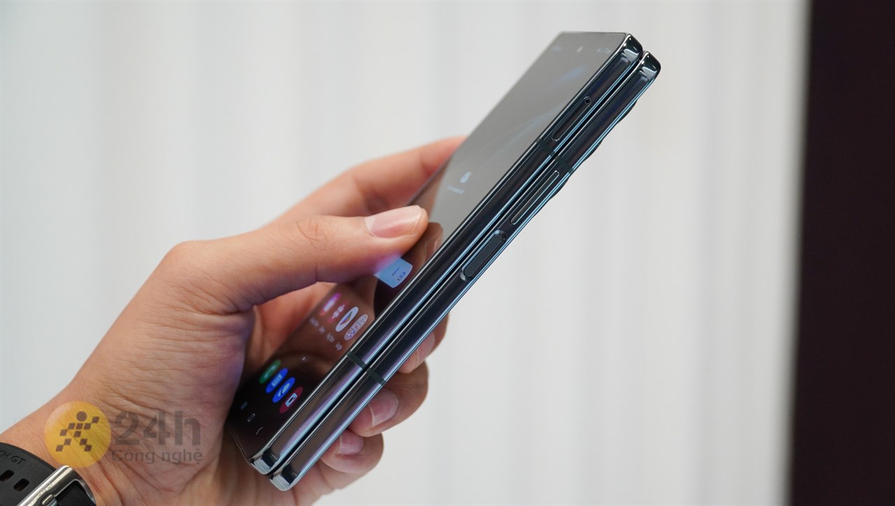 Dung lượng pin không phải lớn nhất, nhưng Galaxy Z Fold4 cho thời gian sử dụng tuyệt vời Dung lượng pin không phải lớn nhất, nhưng Galaxy Z Fold4 cho thời gian sử dụng tuyệt vời