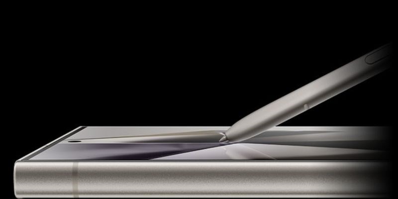 Bút cảm ứng S Pen vẫn tiếp tục có mặt trên S24 Ultra với nhiều tiện ích Bút cảm ứng S Pen vẫn tiếp tục có mặt trên S24 Ultra với nhiều tiện ích
