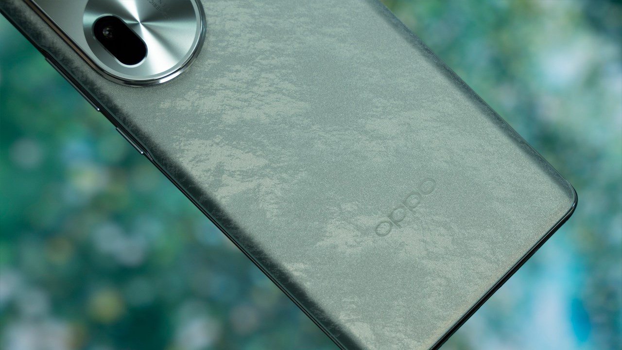 OPPO Reno11 Pro nổi bật với họa tiết vân đá đẹp mắt ở mặt lưng
