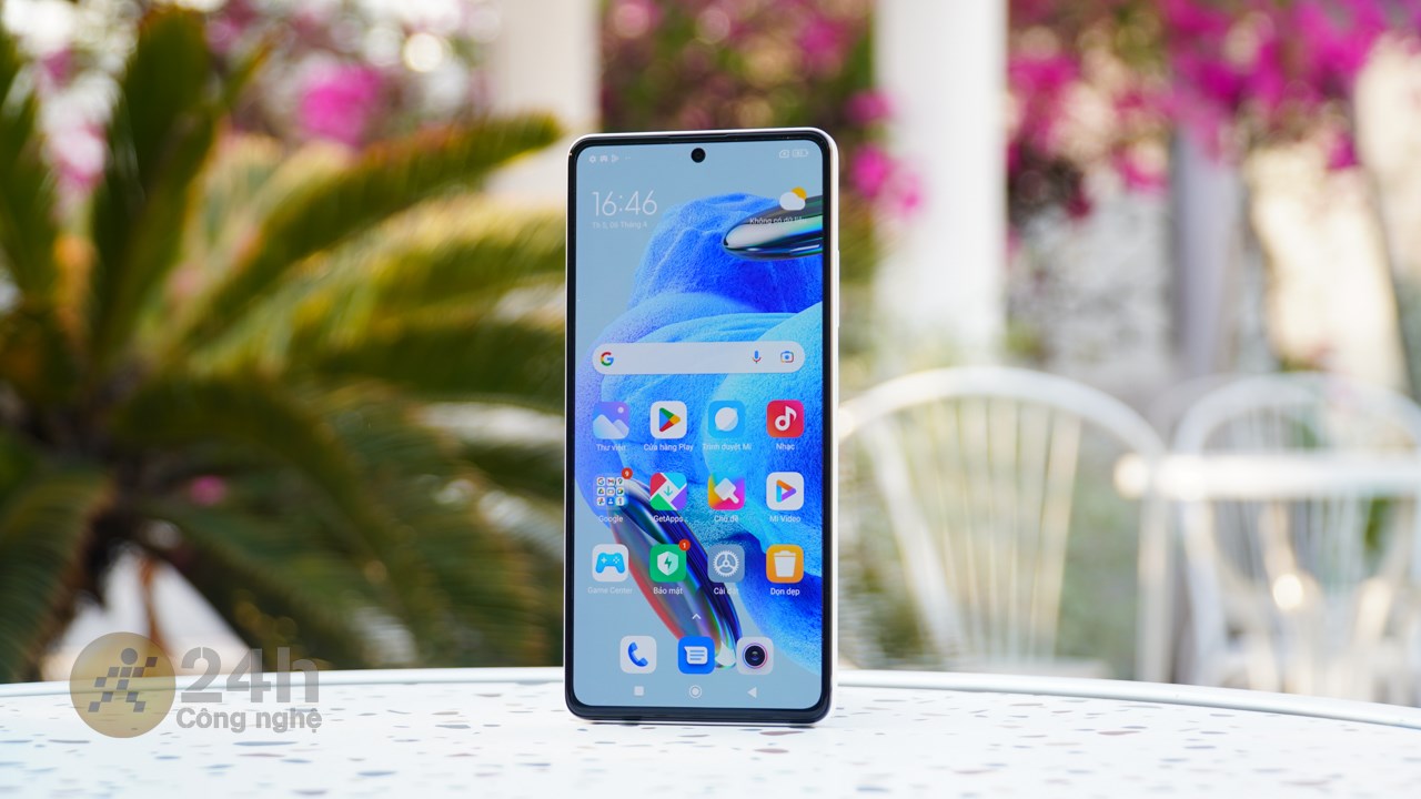 Redmi Note 12 Pro 5G khi trừ đi lỗi chậm thông báo thì là một chiếc điện thoại đáng dùng trong phân khúc tầm trung.