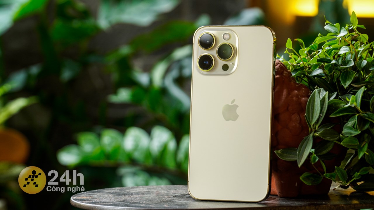iPhone 13 Pro ở thời điểm hiện tại vẫn là mẫu smartphone đáng sở hữu với nhiều ưu điểm. iPhone 13 Pro ở thời điểm hiện tại vẫn là mẫu smartphone đáng sở hữu với nhiều ưu điểm.