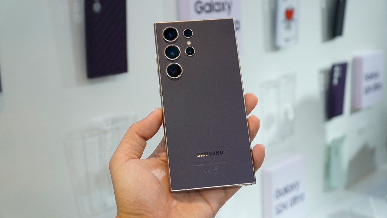 Màu Tím Titan trên Galaxy S24 Ultra Màu Tím Titan trên Galaxy S24 Ultra