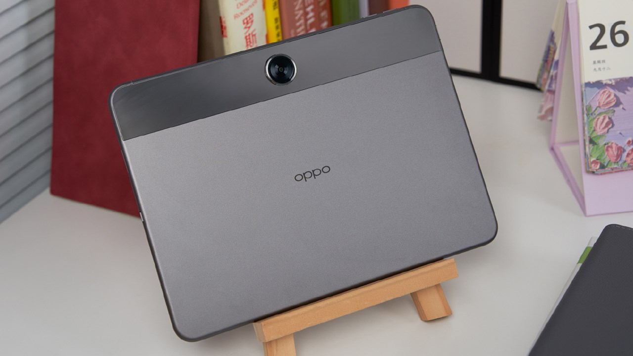 OPPO Pad Air2 chỉ có độ dày 6.89 mm và nặng khoảng 538 gram