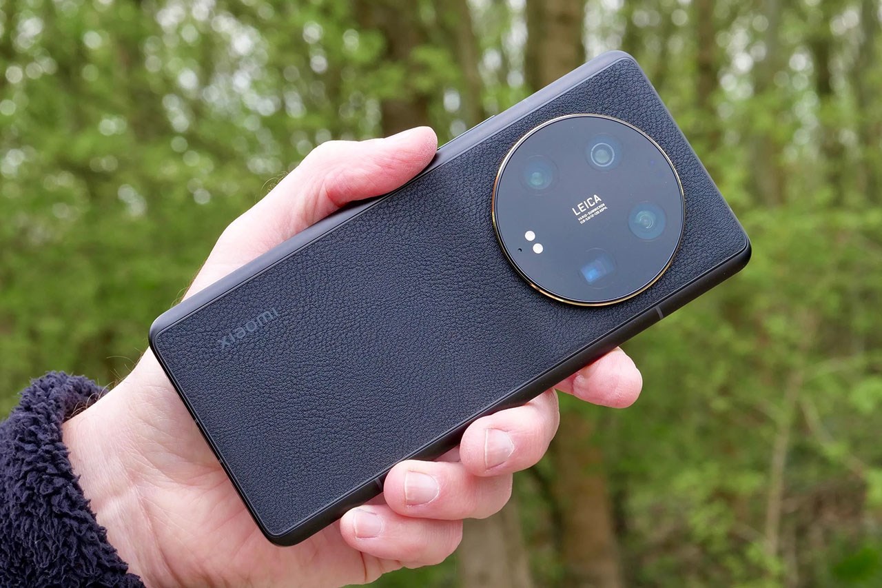 Khung Xiaomi 14 Ultra có thể được hoàn thiện từ Titanium (ảnh minh họa: Xiaomi 13 Ultra). Nguồn: Digital Trends. Khung Xiaomi 14 Ultra có thể được hoàn thiện từ Titanium (ảnh minh họa: Xiaomi 13 Ultra). Nguồn: Digital Trends.