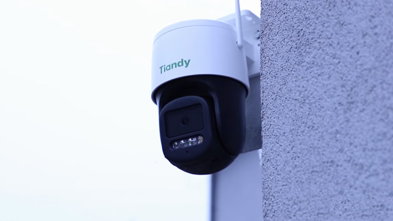 TIANDY TC-H334S sau khi được lắp đặt vào tường của khu vực cần theo dõi