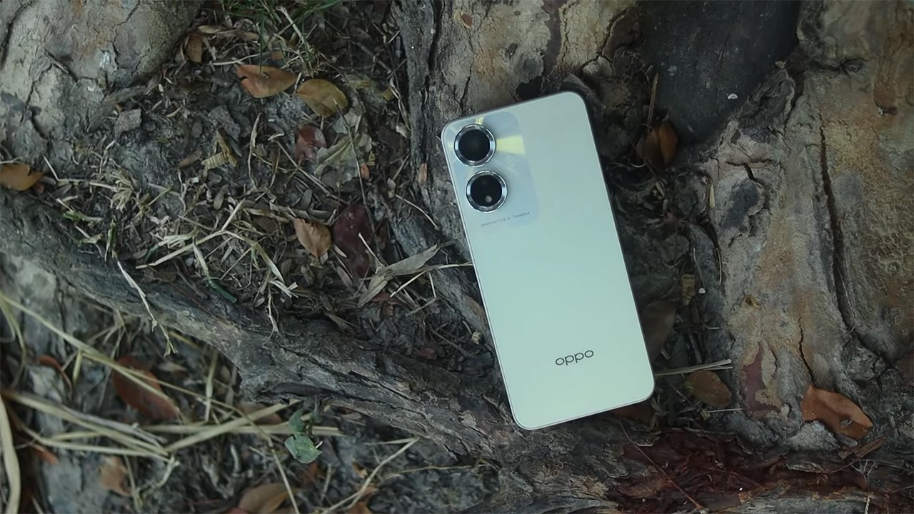 Mặt lưng OPPO A59 5G được thiết kế dạng phẳng và dạng nhám.