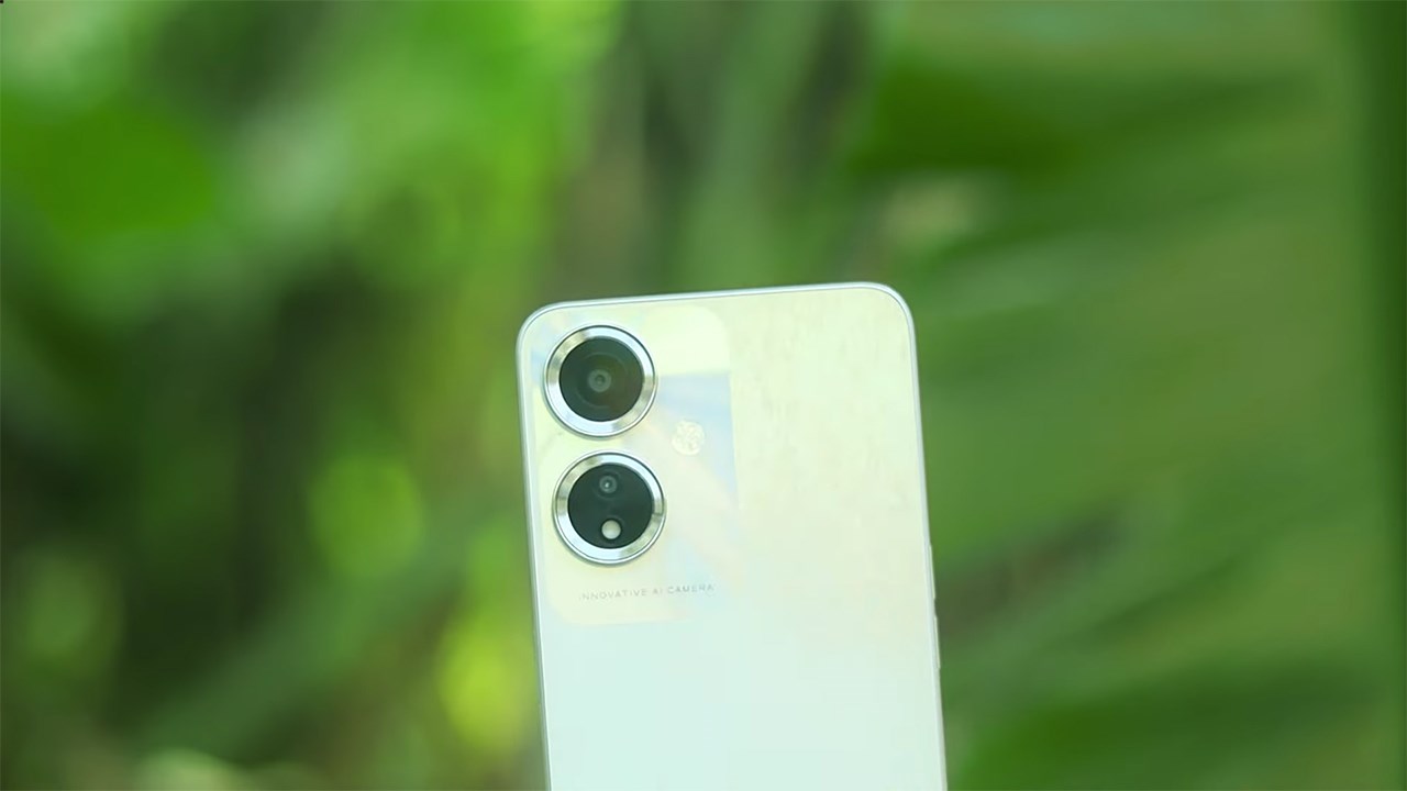 Nổi bật trên thiết kế của OPPO A59 5G là cụm camera lớn ở mặt lưng.