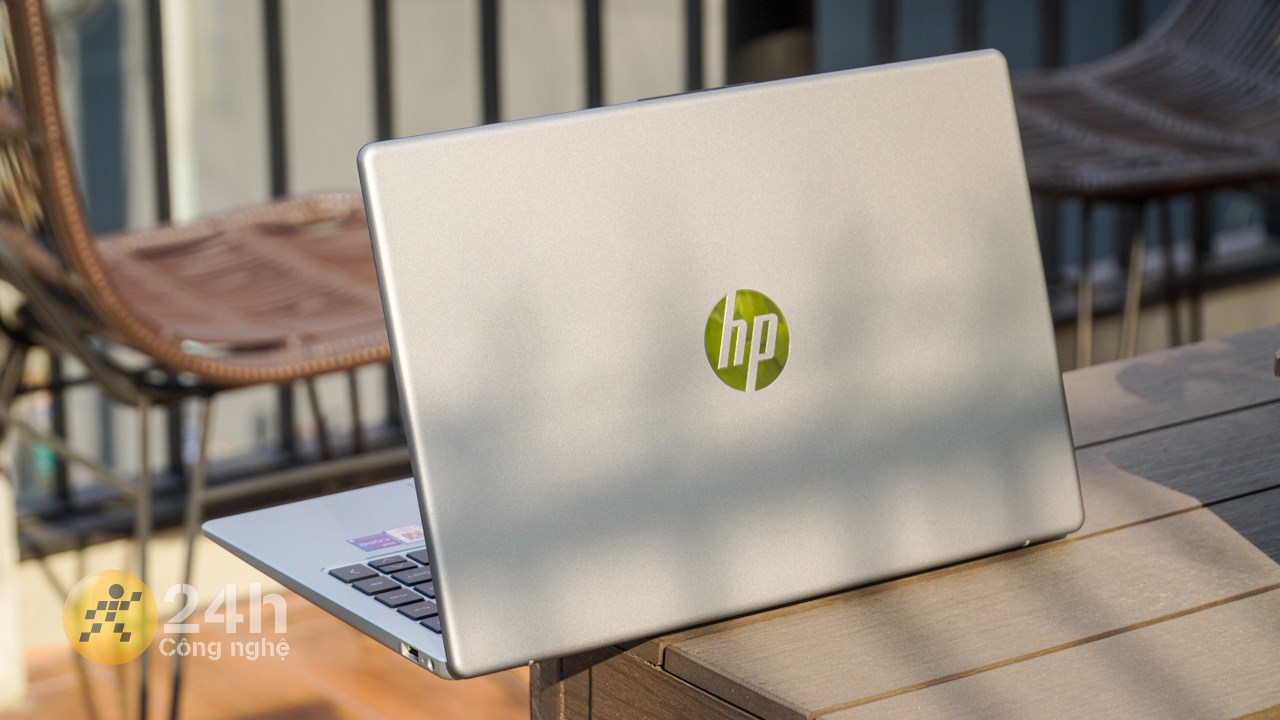 HP 240 G10 có giá từ 18.79 triệu đồng tại Thế Giới Di Động HP 240 G10 có giá từ 18.79 triệu đồng tại Thế Giới Di Động