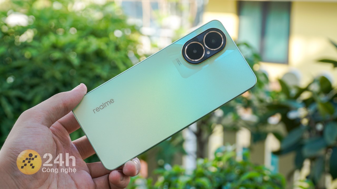 Mình thích cách phối màu Xanh ngọc mà realme đã thực hiện cho realme C67. Mình thích cách phối màu Xanh ngọc mà realme đã thực hiện cho realme C67.