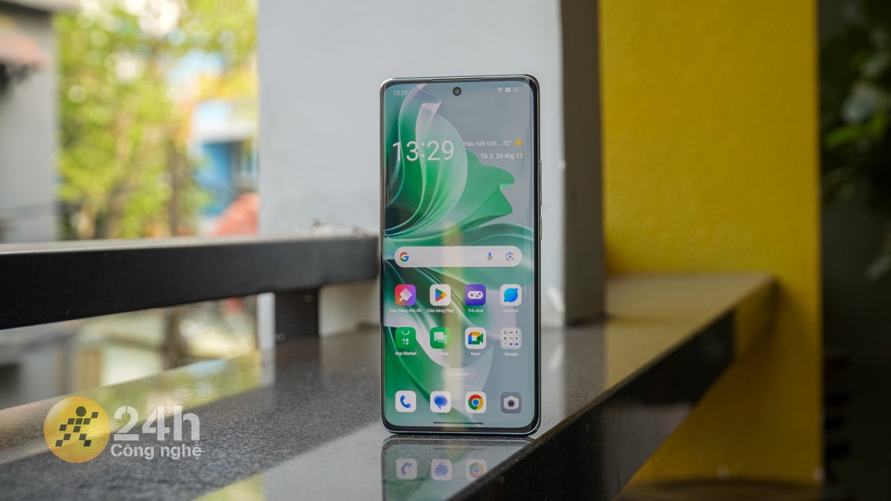 Màn hình OPPO Reno11 5G được thiết kế theo dạng cong và có chất lượng hiển thị rất tốt. Màn hình OPPO Reno11 5G được thiết kế theo dạng cong và có chất lượng hiển thị rất tốt.