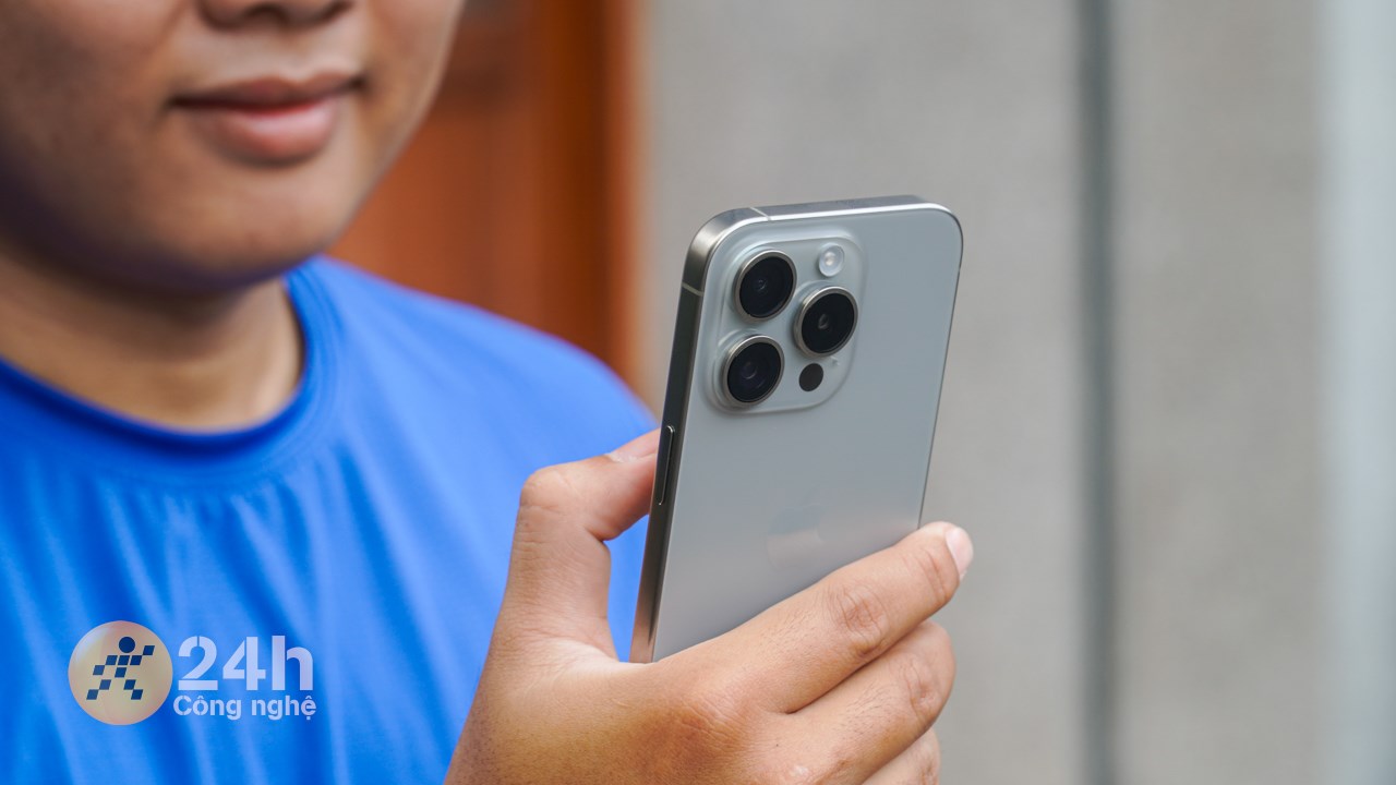 Nếu cải thiện được vấn đề nhiệt độ thì mình tin iPhone 15 Pro sẽ cho trải nghiệm sử dụng rất là sướng. Nếu cải thiện được vấn đề nhiệt độ thì mình tin iPhone 15 Pro sẽ cho trải nghiệm sử dụng rất là sướng.