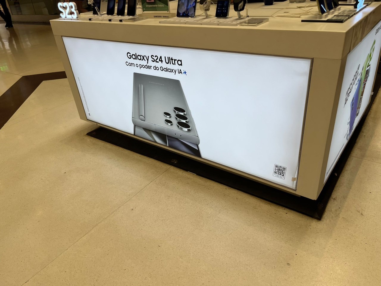 Galaxy S24 Ultra lộ diện rõ nét qua tài liệu marketing Galaxy S24 Ultra lộ diện rõ nét qua tài liệu marketing