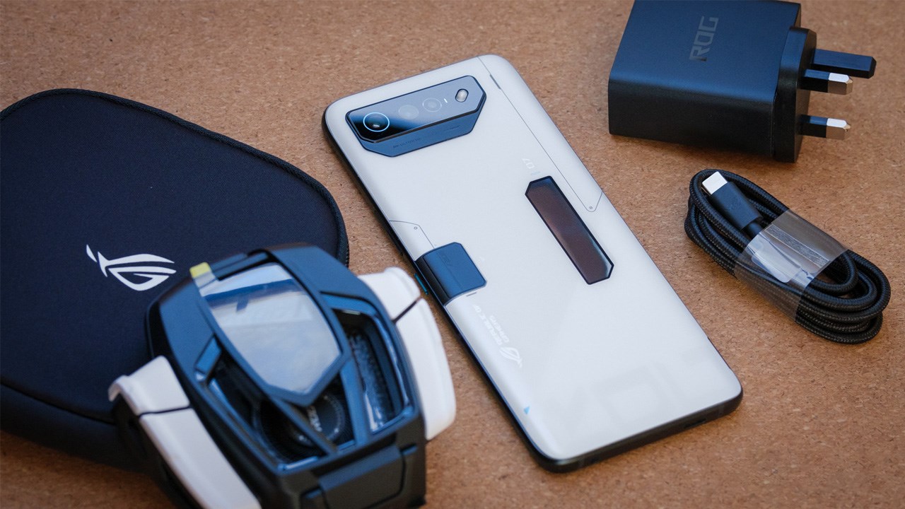 ASUS ROG Phone sẽ là mẫu smartphone gaming đầu tiên được trang bị sạc không dây ASUS ROG Phone sẽ là mẫu smartphone gaming đầu tiên được trang bị sạc không dây
