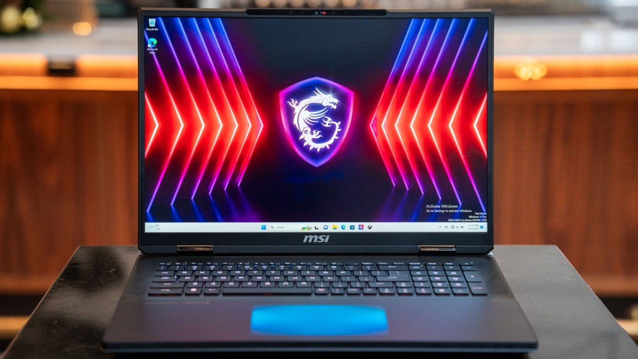 Laptop MSI Gaming Titan 18 HX A14VIG i9 14900HX (205VN)
