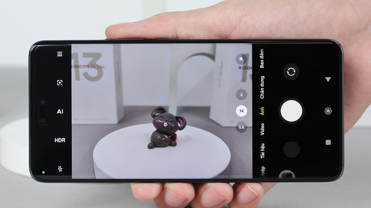 Điện thoại chuyên livestream nhưng mỏng nhẹ, dễ mang đi công tác, giá chỉ từ 8.49 triệu Điện thoại chuyên livestream nhưng mỏng nhẹ, dễ mang đi công tác, giá chỉ từ 8.49 triệu