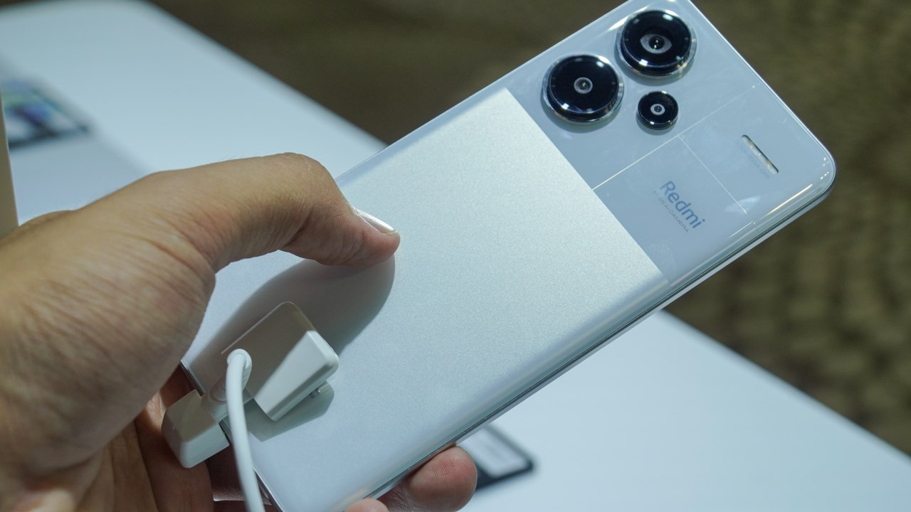 Redmi Note 13 Pro 5G+ bản màu trắng tinh tế. Redmi Note 13 Pro 5G+ bản màu trắng tinh tế.