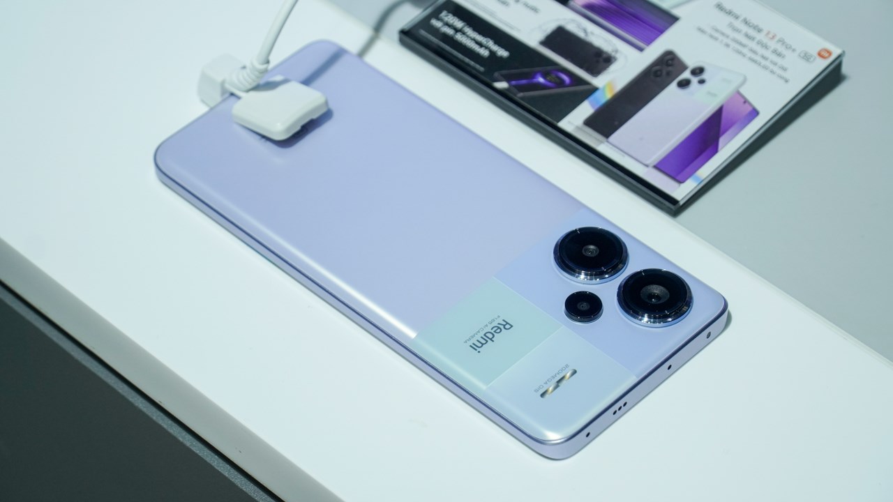 Redmi Note 13 Pro+ 5G hứa hẹn là sản phẩm bán rất chạy của Xiaomi trong thời gian sắp tới. Redmi Note 13 Pro+ 5G hứa hẹn là sản phẩm bán rất chạy của Xiaomi trong thời gian sắp tới.