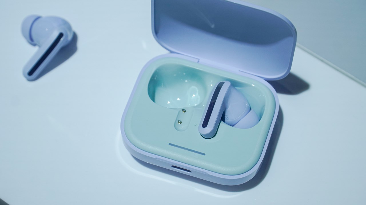 Cặp tai nghe Redmi Buds 5 bên trong được thiết kế theo dạng in-ear