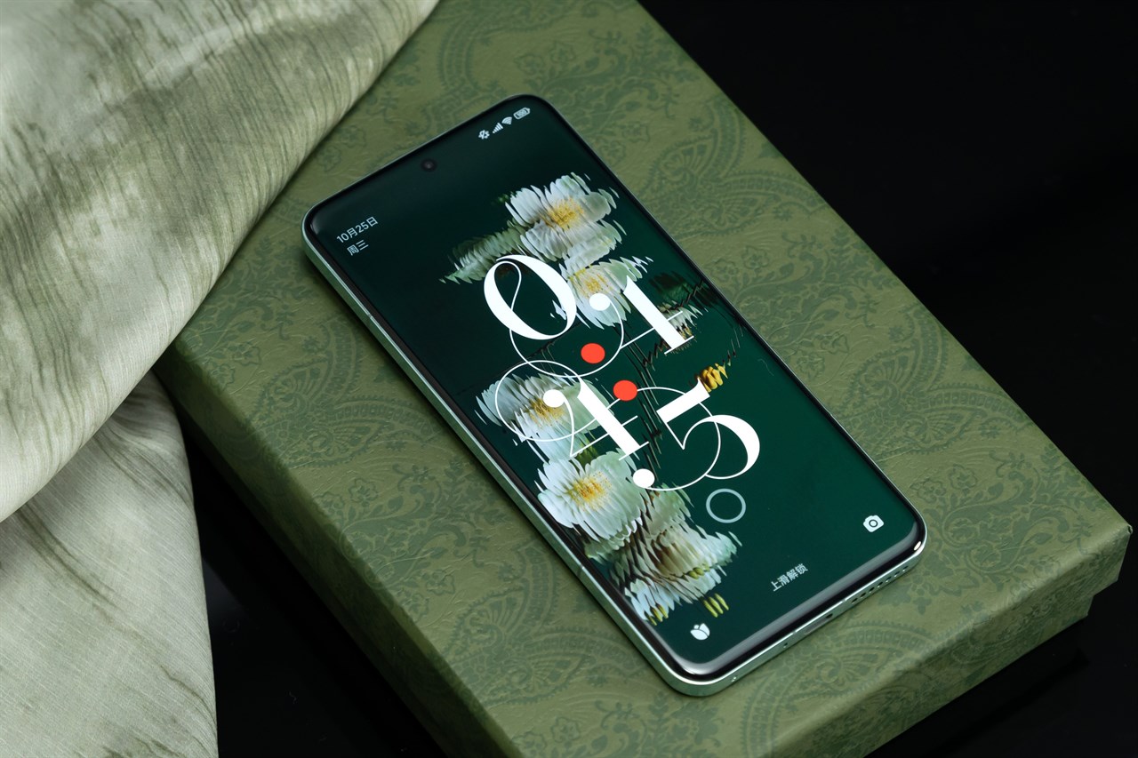 Xiaomi 15 Pro có thể được trang bị cảm biến vân tay siêu âm nhanh và an toàn hơn (ảnh minh họa: Xiaomi 14 Pro). Nguồn: Vopmart.