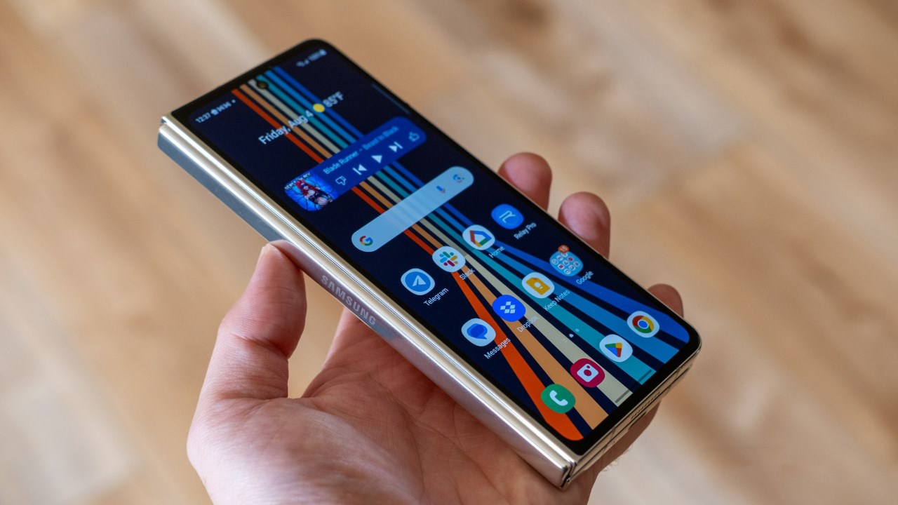 Phiên bản giá rẻ của Galaxy Z Fold6 có thể đang được phát triển Phiên bản giá rẻ của Galaxy Z Fold6 có thể đang được phát triển