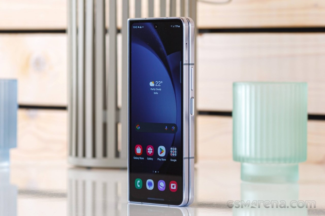 Samsung được cho là đang cân nhắc phát triển một mẫu điện thoại gập giá rẻ Samsung được cho là đang cân nhắc phát triển một mẫu điện thoại gập giá rẻ
