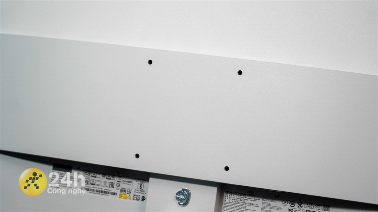 Các bạn cũng có thể lắp giá đỡ màn hình để Lenovo L24i-40 trông hiện đại hơn. Các bạn cũng có thể lắp giá đỡ màn hình để Lenovo L24i-40 trông hiện đại hơn.