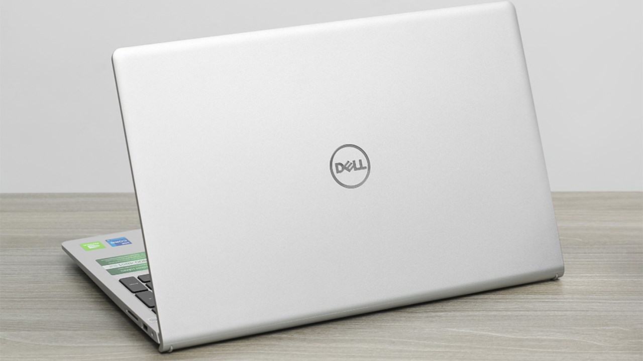 Chiếc laptop Dell i7 này có sẵn card rời nhưng cực gọn nhẹ, giá tốt Chiếc laptop Dell i7 này có sẵn card rời nhưng cực gọn nhẹ, giá tốt