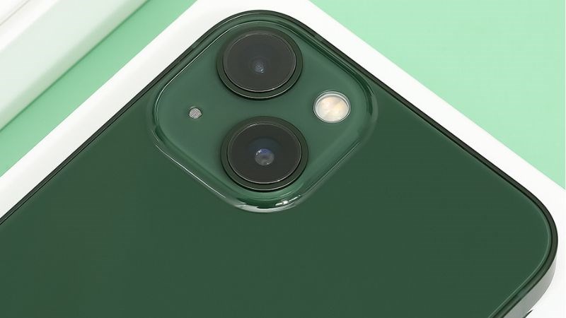 iPhone 13 có cụm camera được đặt chéo khác biệt so với đời trước iPhone 13 có cụm camera được đặt chéo khác biệt so với đời trước