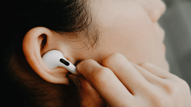 Cảm ứng cực nhạy trên AirPods Pro Cảm ứng cực nhạy trên AirPods Pro