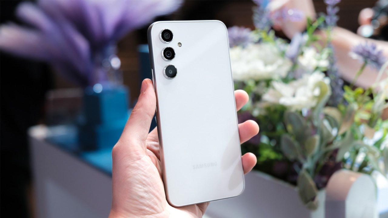 Galaxy A55 và C55 lộ hình ảnh thực tế và thông số kỹ thuật chính Galaxy A55 và C55 lộ hình ảnh thực tế và thông số kỹ thuật chính