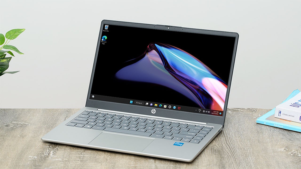 Laptop HP 14 ep0126TU i3 Laptop HP 14 ep0126TU i3