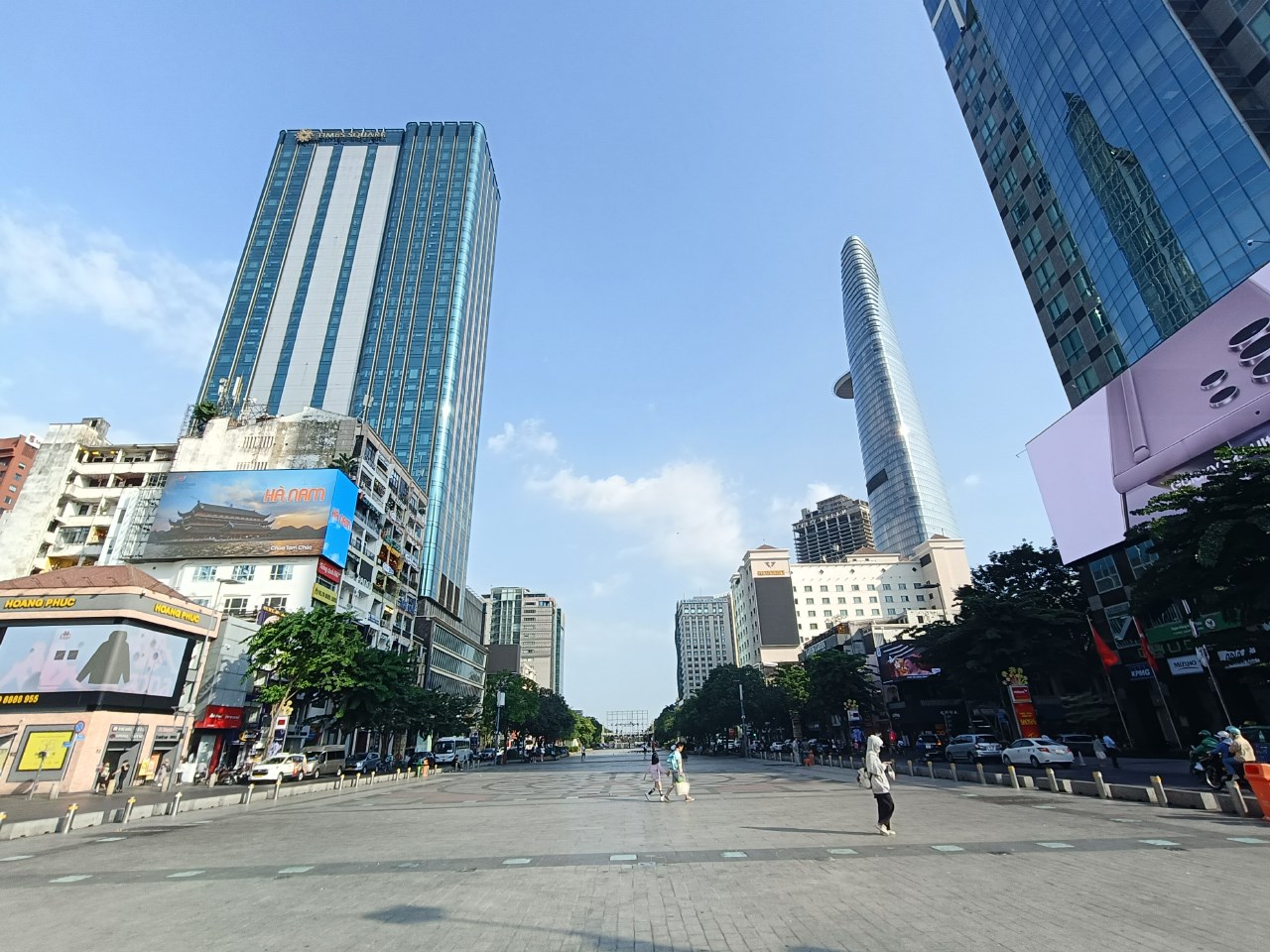 Ảnh chụp góc rộng từ camera của OPPO Reno11 F 5G vẫn cho chi tiết tốt và hai bên cạnh không bị móp méo nhiều. Ảnh chụp góc rộng từ camera của OPPO Reno11 F 5G vẫn cho chi tiết tốt và hai bên cạnh không bị móp méo nhiều.