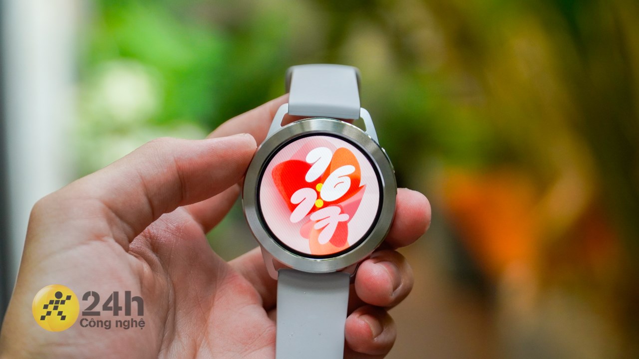 Xiaomi Watch S3 được thiết kế theo dạng mặt đồng hồ tròn cổ điển với khung kim loại chắc chắn.