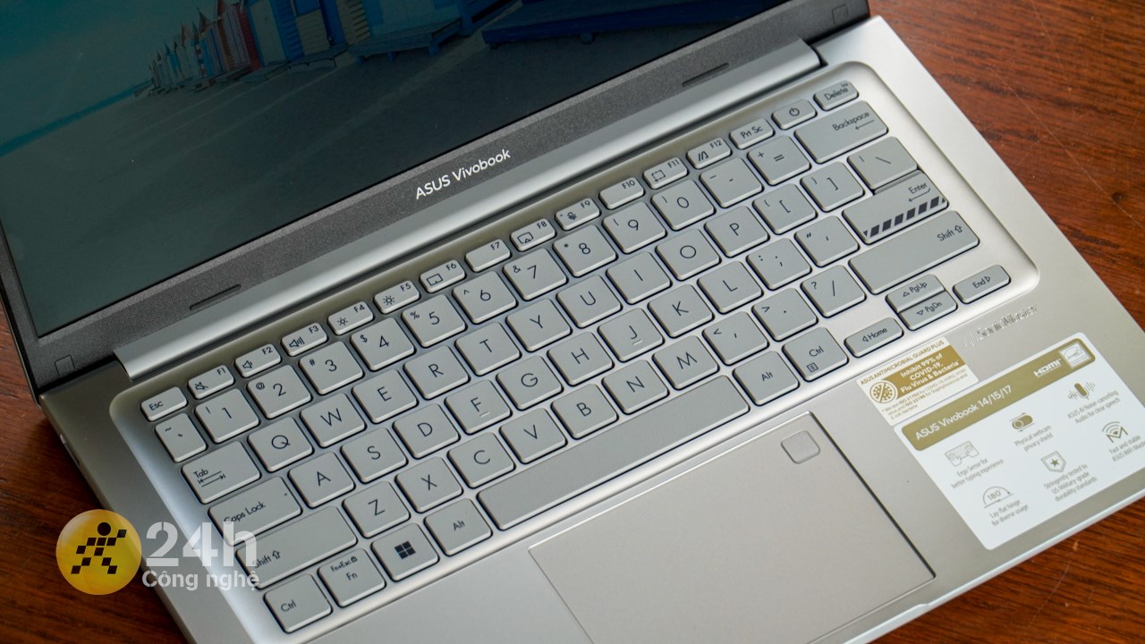 ASUS Vivobook X1404ZA được trang bị bàn phím 86% gọn gàng. ASUS Vivobook X1404ZA được trang bị bàn phím 86% gọn gàng.