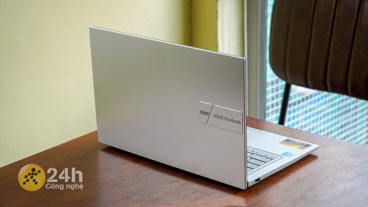 ASUS Vivobook X1404ZA có giá từ 11.99 triệu đồng, một con số tương đối dễ tiếp cận. ASUS Vivobook X1404ZA có giá từ 11.99 triệu đồng, một con số tương đối dễ tiếp cận.